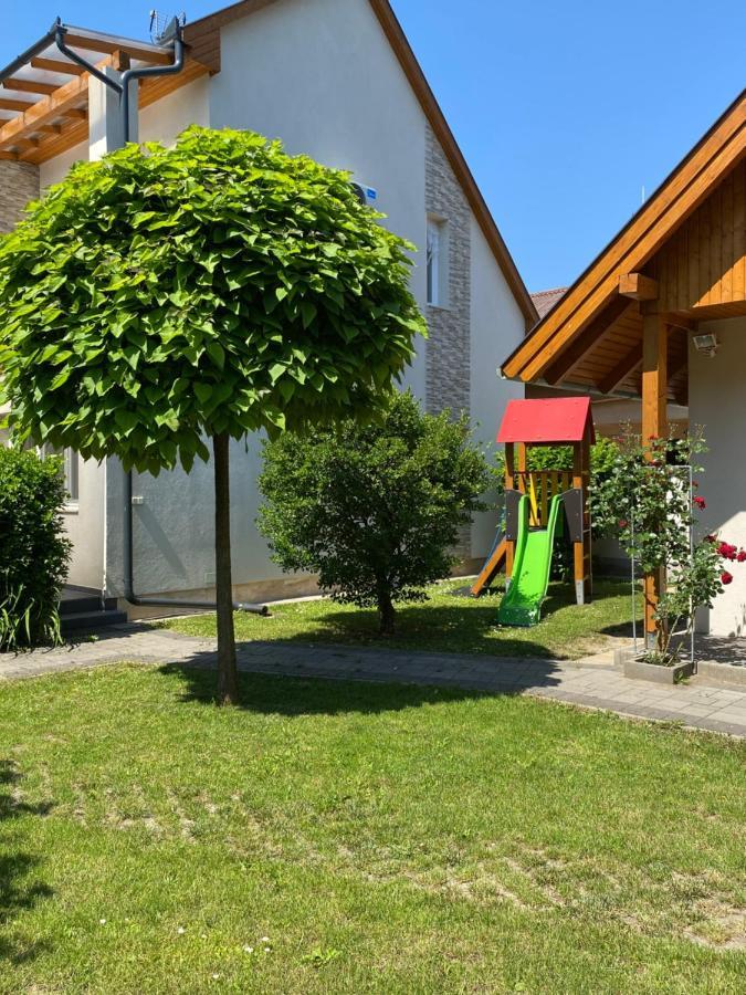 Magyar Apartman Iii. Leilighet Hajdúszoboszló Eksteriør bilde