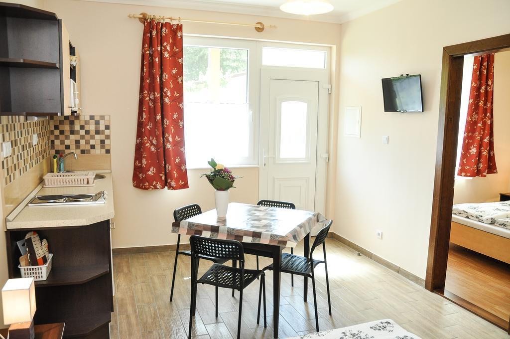 Magyar Apartman Iii. Leilighet Hajdúszoboszló Eksteriør bilde