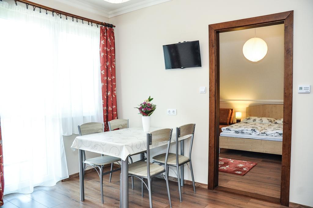 Magyar Apartman Iii. Leilighet Hajdúszoboszló Eksteriør bilde